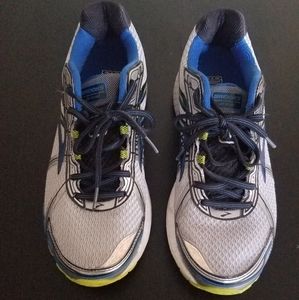 Brooks Adrenaline GTS Running Shoes - size 11